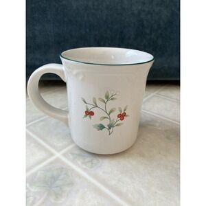 Pfaltzgraff WINTERBERRY MUG Coffee Tea Cup Christmas Holly Berry Berries